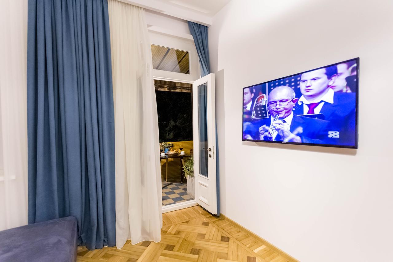 Luxury 3 Bedroom Apartment By Freedom Square City Center Tbilisi Esterno foto